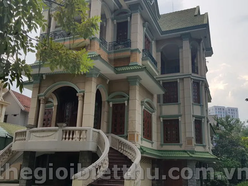 Cho thuê biệt thự mặt tiền Nguyễn Văn Hưởng góc