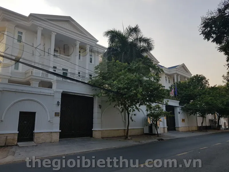 Cho thuê biệt thự Thảo Điền mặt tiền Nguyễn Văn Hưởng