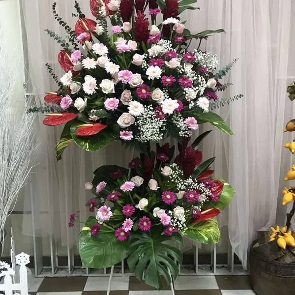 Kệ hoa khai trương