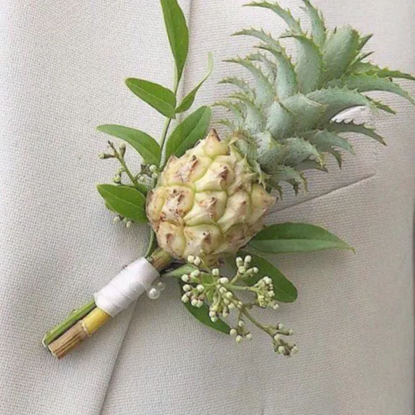 Hoa cầm tay cô dâu trái dứa