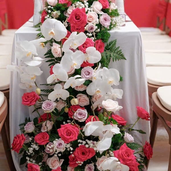 Mẫu Hoa Để Bàn Hội Nghị Dáng Thác Đổ Sang Trọng | HoaFlowerDance