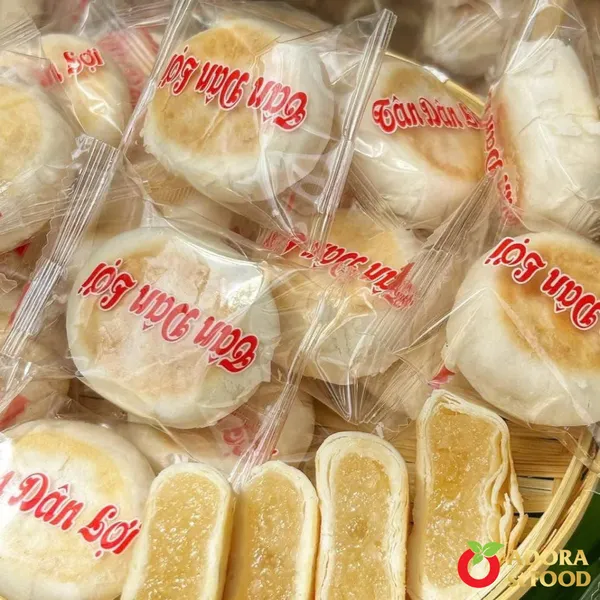 Mini Young Coconut Pia Cakes