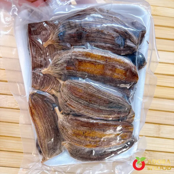 Soft-Dried Chiku Bananas