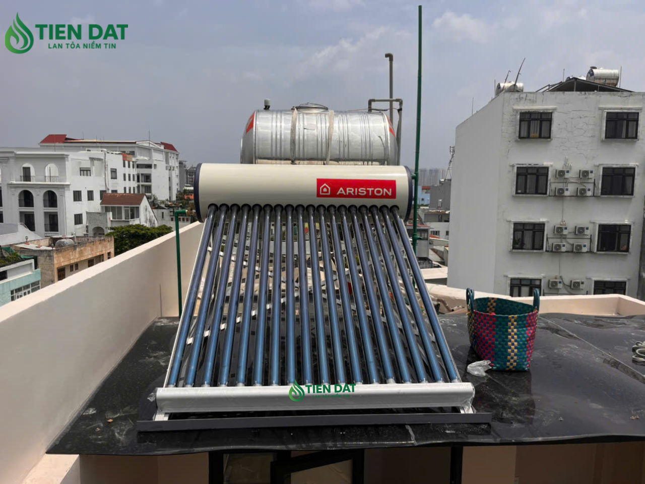 máy nước nóng NLMT máy nước nóng NLMT
