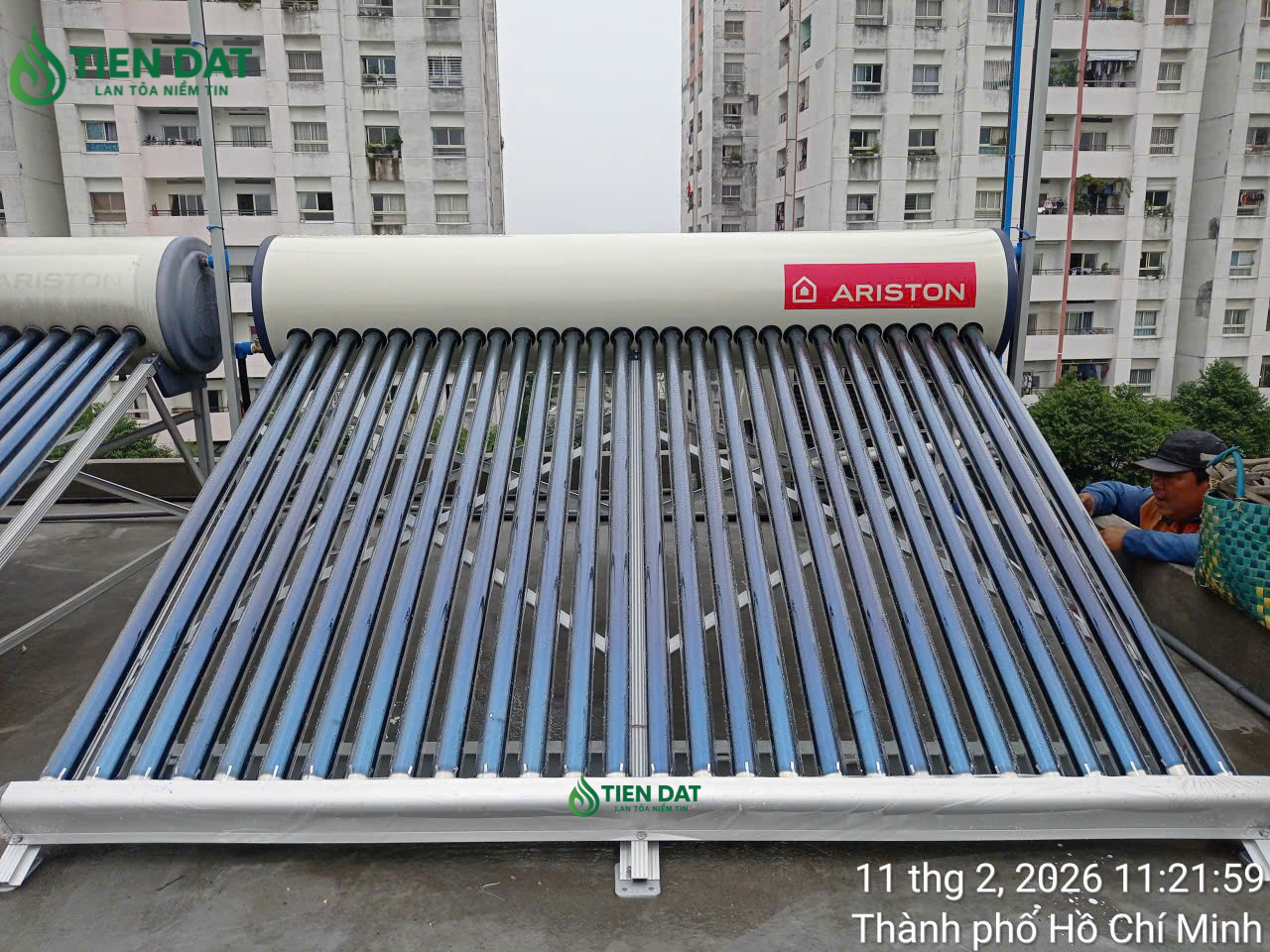 máy nước nóng NLMT máy nước nóng NLMT
