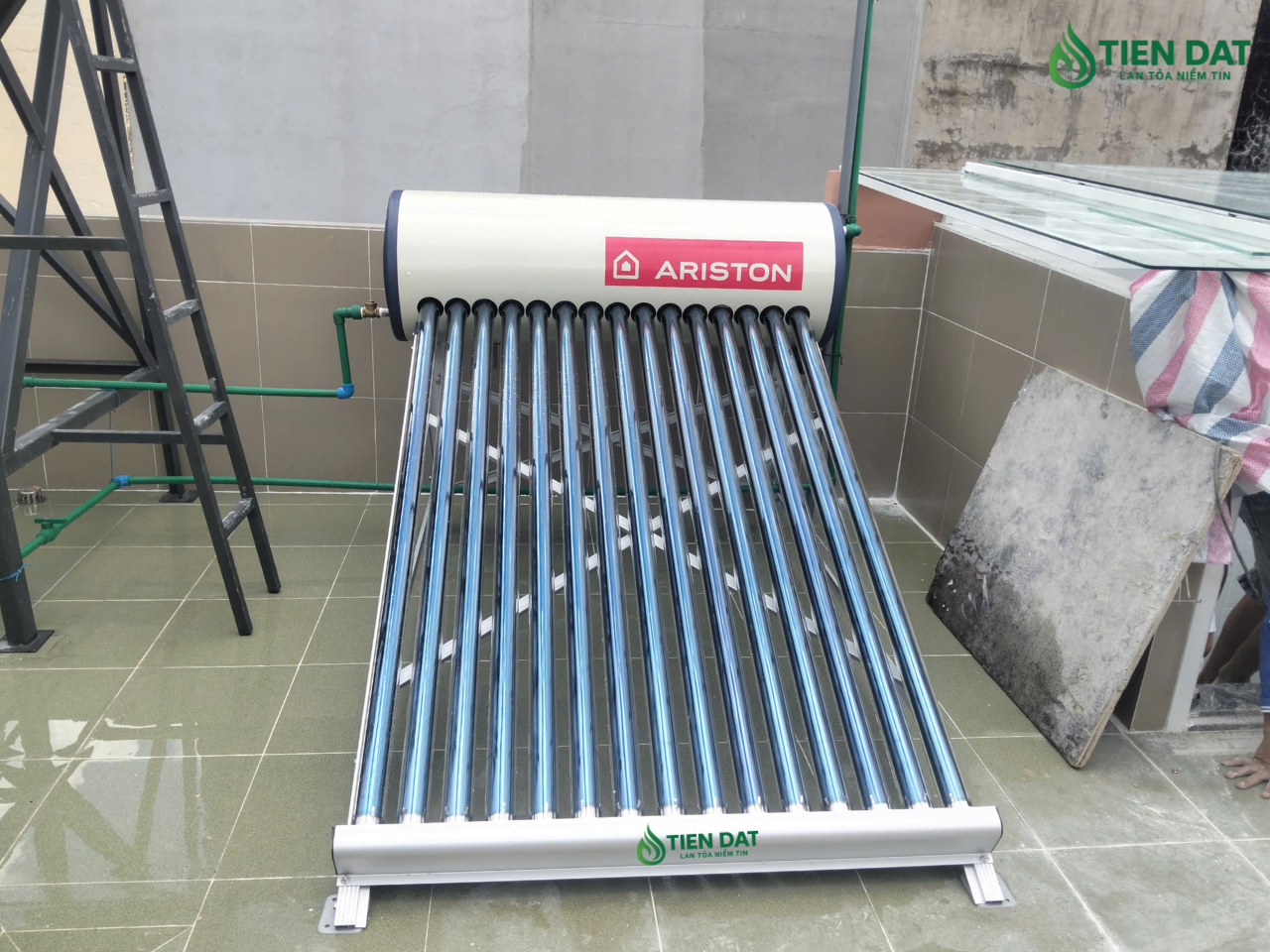 máy năng lượng mặt trời ariston máy năng lượng mặt trời ariston