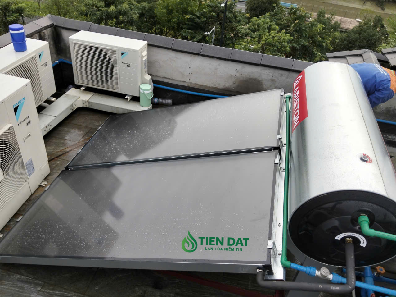 ariston tấm phẳng 250l ariston tấm phẳng 250l