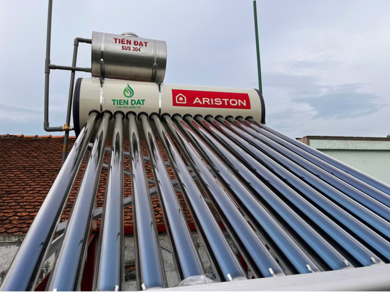 So sánh các dòng máy năng lượng mặt trời Ariston phổ biến trên thị trường So sánh các dòng máy năng lượng mặt trời Ariston phổ biến trên thị trường