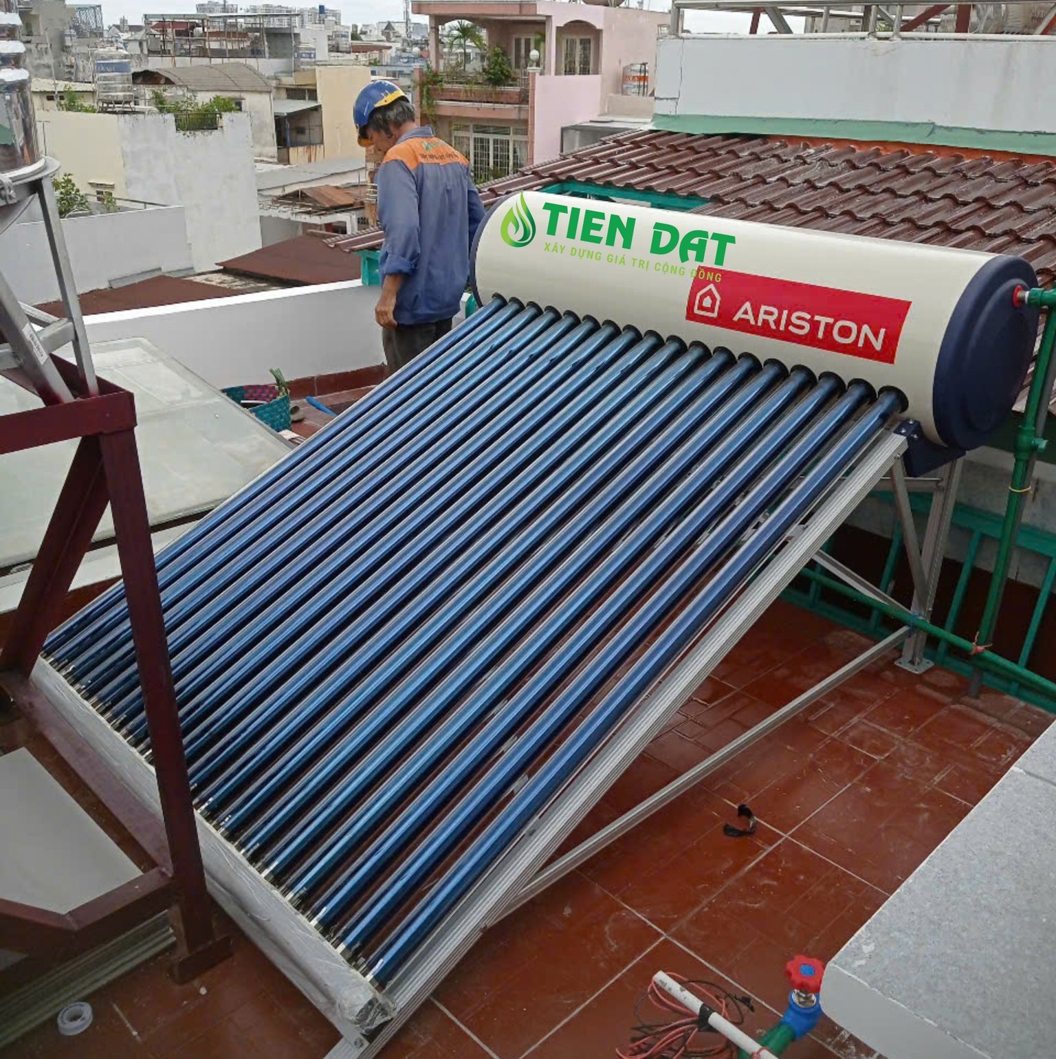 Vì sao nên chọn máy nước nóng năng lượng mặt trời Ariston 160L cho gia đình bạn? Vì sao nên chọn máy nước nóng năng lượng mặt trời Ariston 160L cho gia đình bạn?