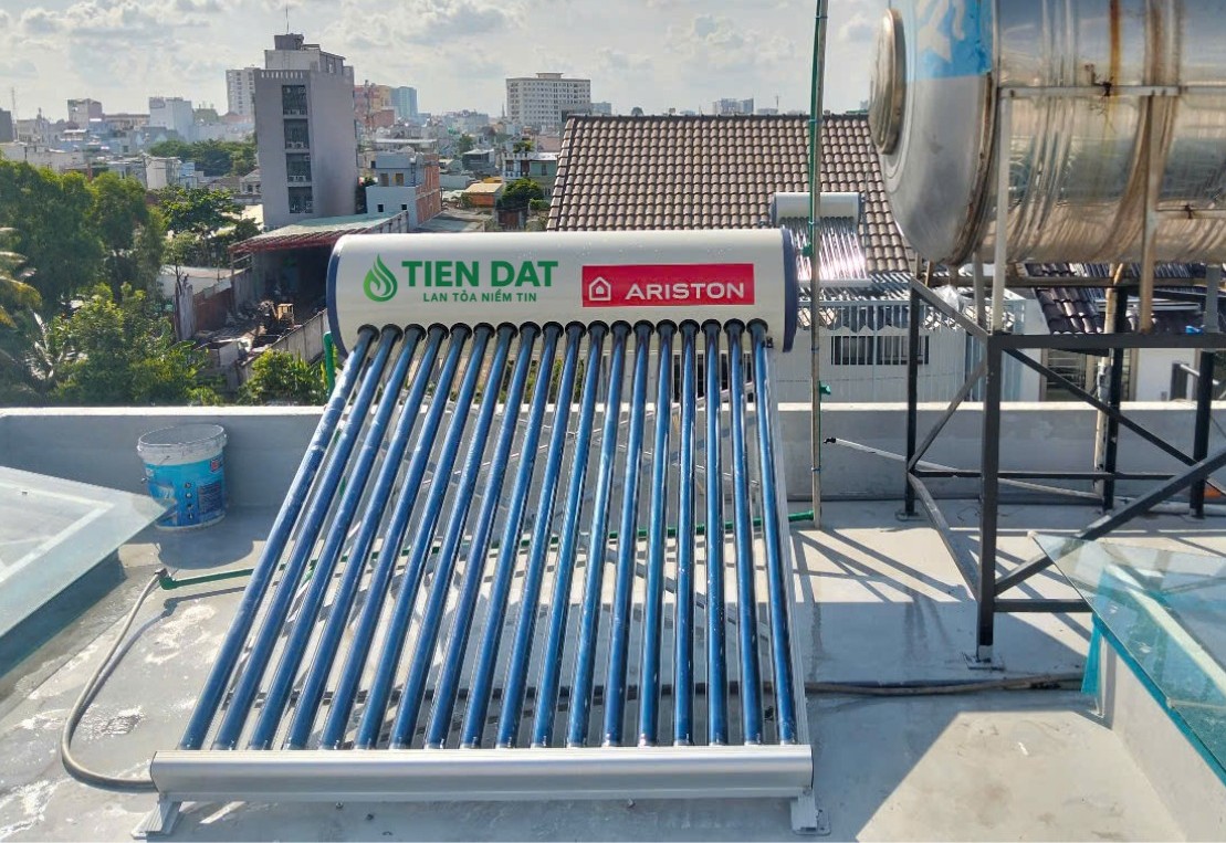 Vì sao nên chọn máy nước nóng năng lượng mặt trời Ariston 160L cho gia đình bạn? Vì sao nên chọn máy nước nóng năng lượng mặt trời Ariston 160L cho gia đình bạn?