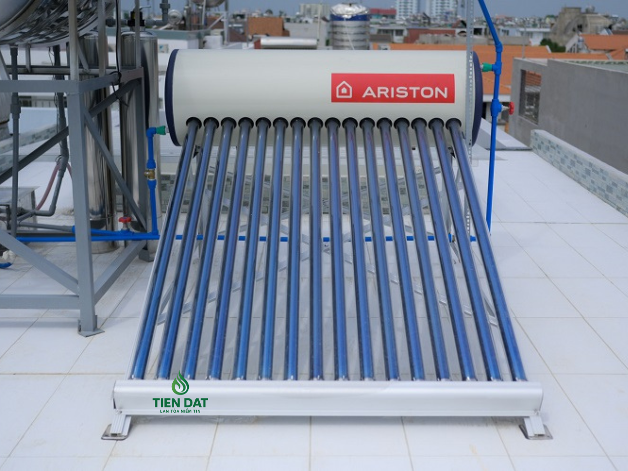 Vì sao nên chọn máy nước nóng năng lượng mặt trời Ariston 160L cho gia đình bạn? Vì sao nên chọn máy nước nóng năng lượng mặt trời Ariston 160L cho gia đình bạn?