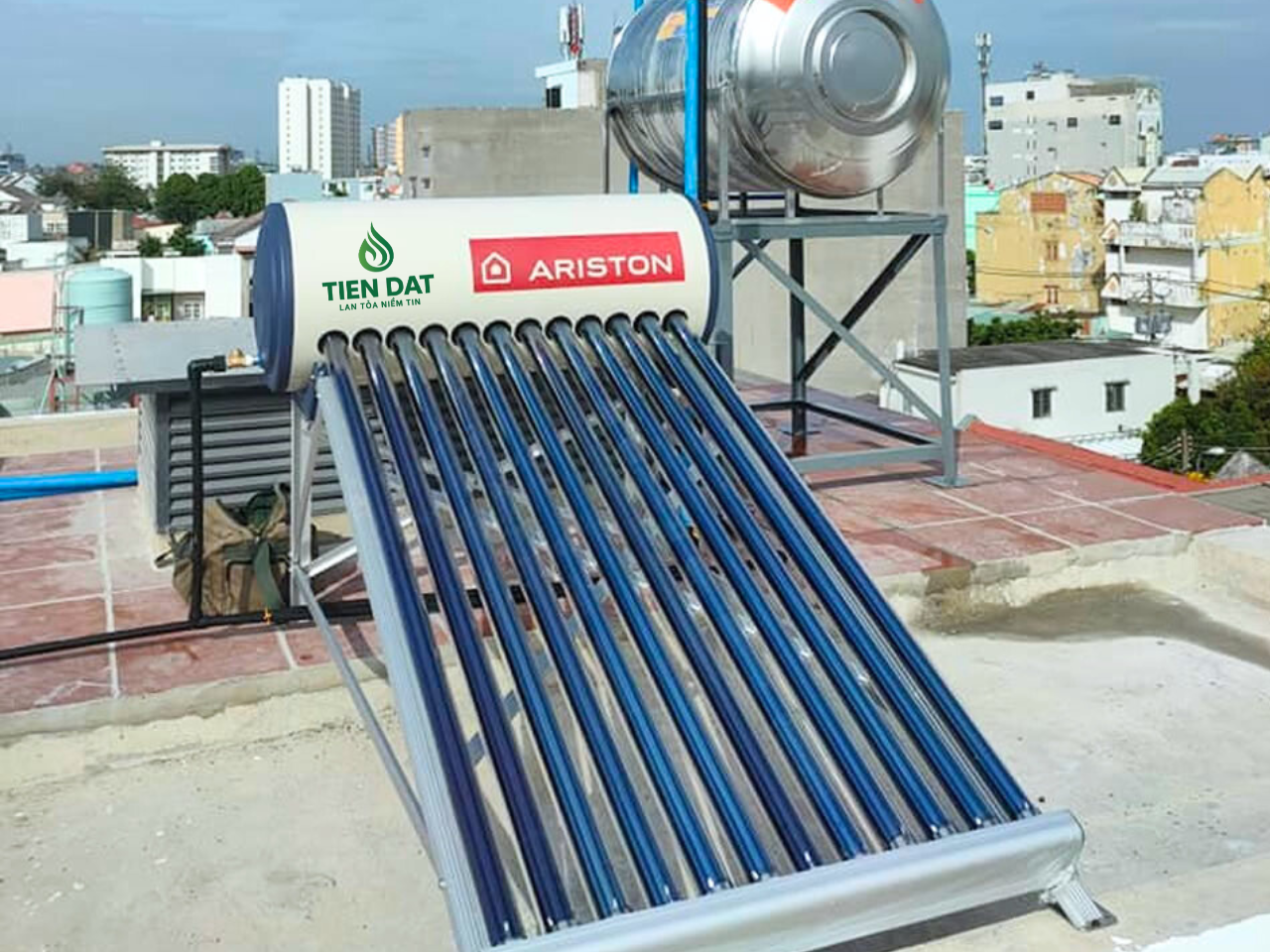 Tại sao máy nước nóng năng lượng mặt trời ống dầu Ariston được nhiều người tin dùng? Tại sao máy nước nóng năng lượng mặt trời ống dầu Ariston được nhiều người tin dùng?