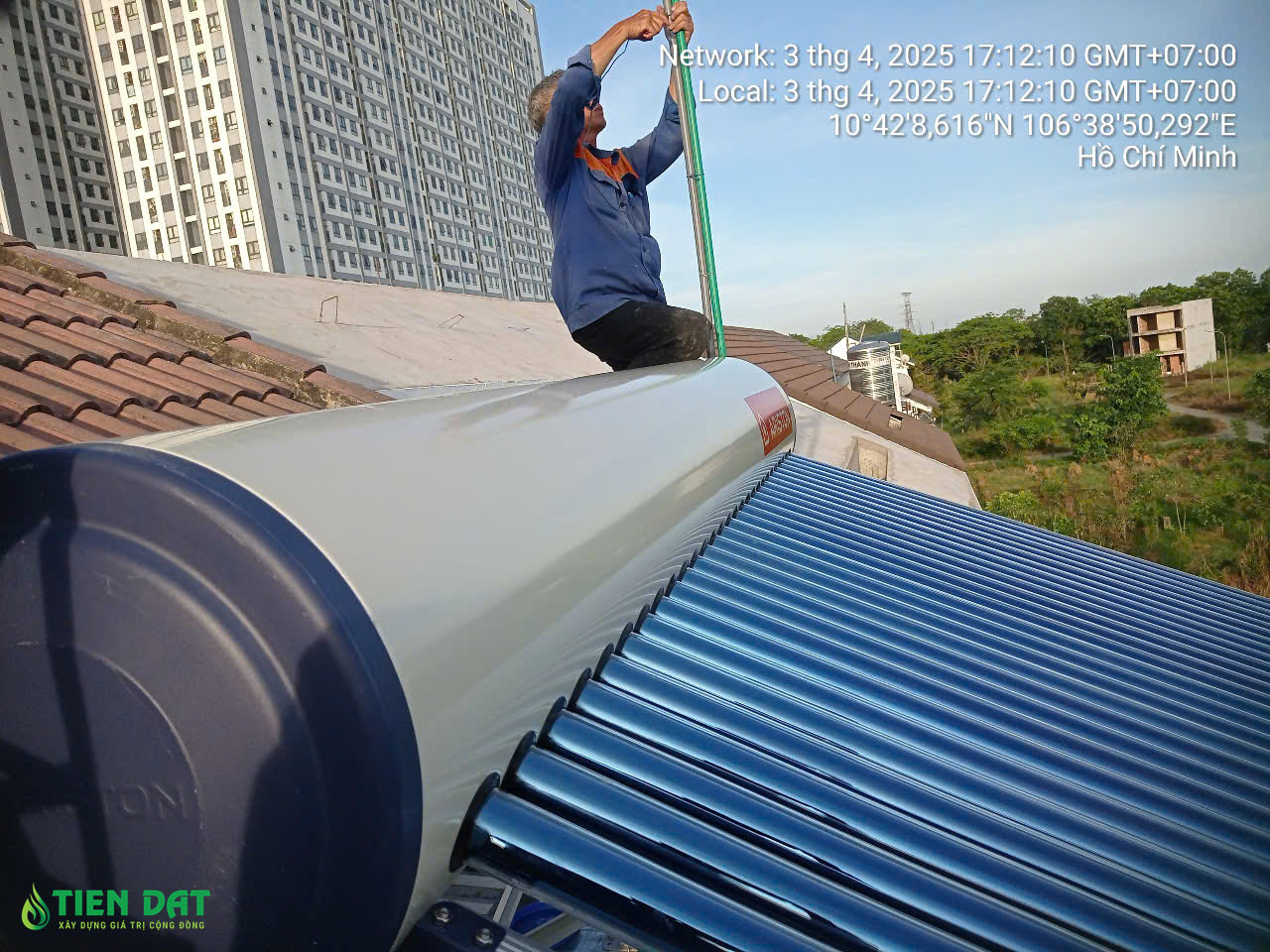 Cách bảo trì và vệ sinh ống thủy tinh năng lượng mặt trời Ariston đúng cách Cách bảo trì và vệ sinh ống thủy tinh năng lượng mặt trời Ariston đúng cách