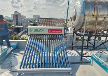 Đánh giá chi tiết máy nước nóng năng lượng mặt trời Ariston từ người dùng thực tế