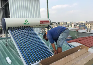 Cách bảo trì và vệ sinh ống thủy tinh năng lượng mặt trời Ariston đúng cách