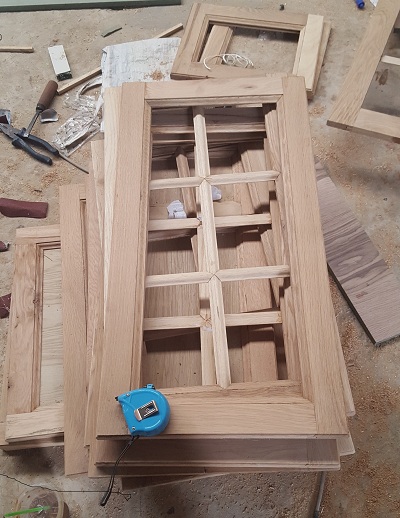 cánh kính tủ bếp cánh kính tủ bếp