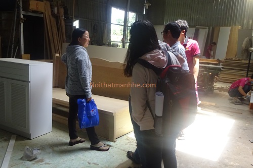 khách đến xưởng xem ghế sofa giường khách đến xưởng xem ghế sofa giường