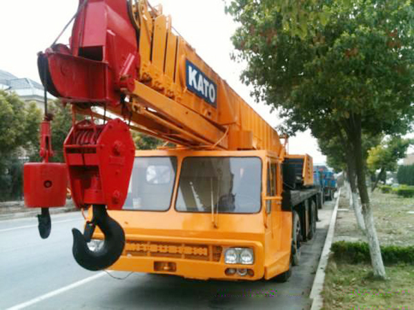 hoạt động trong lĩnh vực xe cẩu,xe nâng với dịch vụ cẩu hàng tại Tân Phú nhiều năm kinh nghiệm. Chúng tôi có đầy đủ các chủng loại xe cẩu: từ xe cầu chuyên dụng (từ 25 tấn đến 220 tấn) đến xe cẩu tự hành (1,5 tấn đến 15 tấn) tất cả các loại xe cầu đều đời mới nhập khẩu từ Hàn Quốc, Nhật Bản, Mỹ với các hãng xe nổi tiếng chuyên dụng cho mục đích cẩu hàng và nhiều loại xe cẩu chuyên dụng khác.