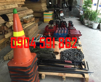 XE NÂNG 2.5 TẤN 	   XE NÂNG 4 TẤN     XE NÂNG 5 TẤN 	   XE NÂNG 7 TẤN     XE NÂNG 10TẤN 	   XE NÂNG 15TẤN     XE NÂNG 20TẤN 	   XE NÂNG ĐIỆN 2.5 TẤN    XE NÂNG ĐIỆN 3 TẤN 	   XE NÂNG TAY 2.5 TẤN    XE NÂNG TAY 3.5 TẤN 	   	RÙA & ĐỘI     DỤNG CỤ XÍCH, XÀ BENG…. 	   CON ĐỘI    DỤNG CỤ KHÁC 	   	DỤNG CỤ    BA LĂNGKÉO TA	   RÙA MỦ
