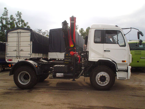 Cho thuê xe đầu kéo gắn cẩu