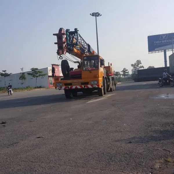 Giá cho thuê xe cẩu xe nâng Bến Cát Đức Quốc Thiện