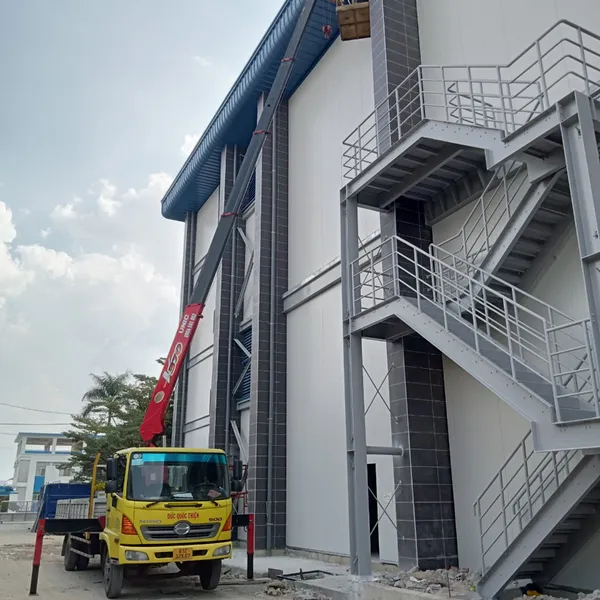 Cho thuê xe cẩu Bình Phước Đức Quốc Thiện 