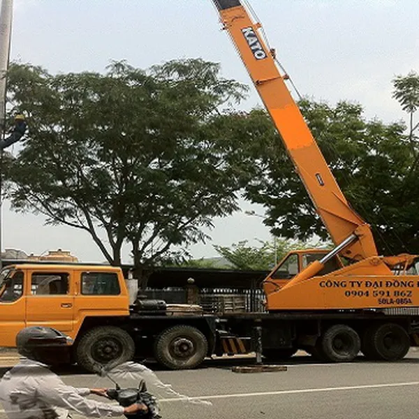 Cho thuê xe cẩu bánh lốp giá rẻ