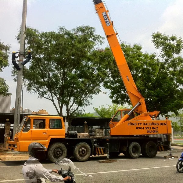 Cho thuê xe cẩu chuyên dụng Bình Dương