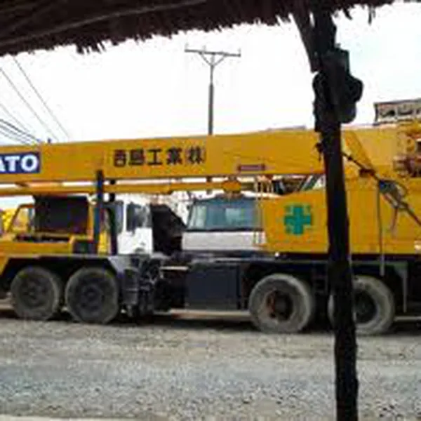 Cho thuê xe cẩu chuyên dùng, cẩu tự hành ở Nhơn Trạch, Đồng Nai giá rẻ