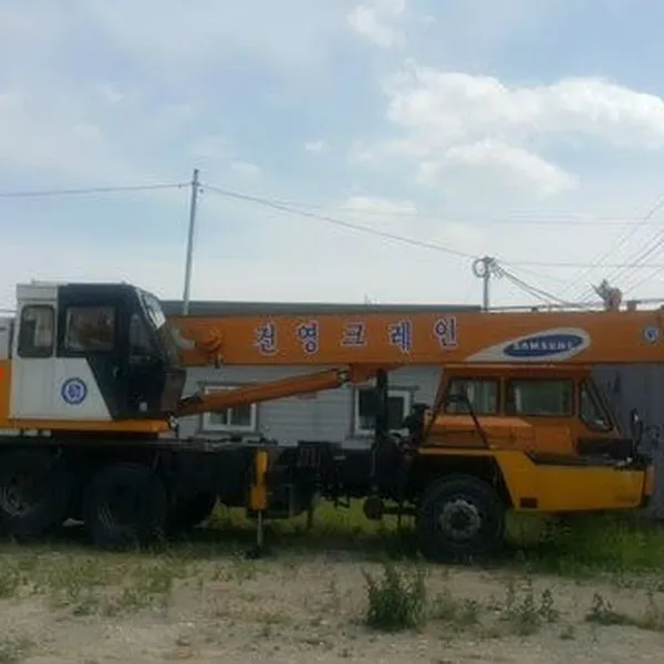 Cho thuê xe cẩu ở Bình Dương - vận tải nâng cẩu hàng hóa