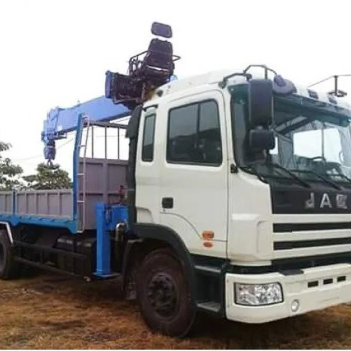 Công ty Đức Quốc Thiện cho thuê xe cẩu giá ưu đãi tại Bình Phước