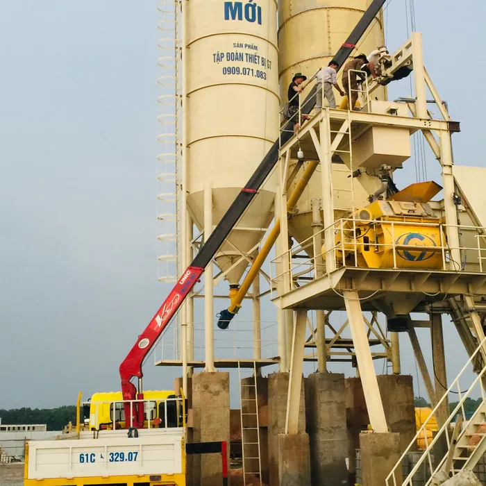 Dịch vụ cho thuê xe vận chuyển cẩu hạ hàng tại khu công nghiệp Bắc Đồng Phú Bình Phước