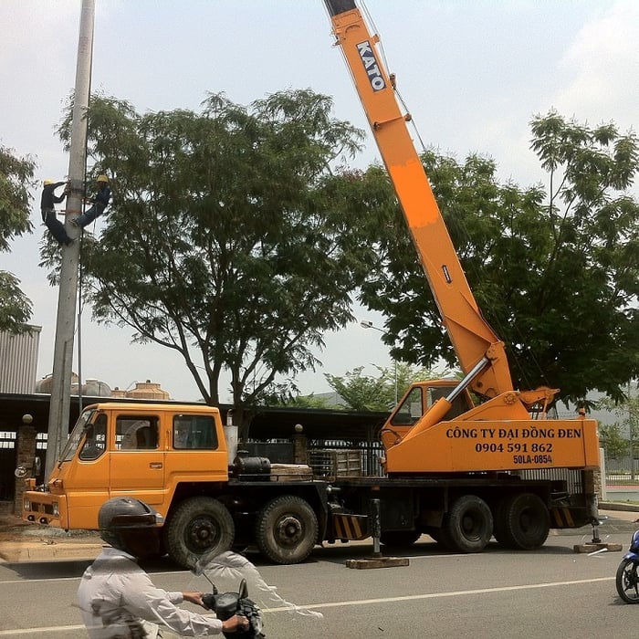 cho thuê xe cẩu kato tại khu vực Long An