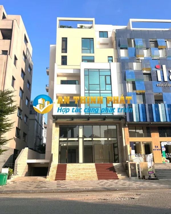 CHO THUÊ TÒA NHÀ VĂN PHÒNG MẶT TIỀN ĐƯỜNG BÁT NÀN GIÁ TỐT 