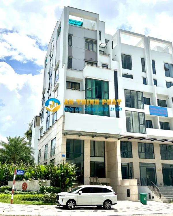 CHO THUÊ TÒA NHÀ VĂN PHÒNG GÓC 2 MẶT TIỀN ĐƯỜNG BÁT NÀN GIÁ TỐT