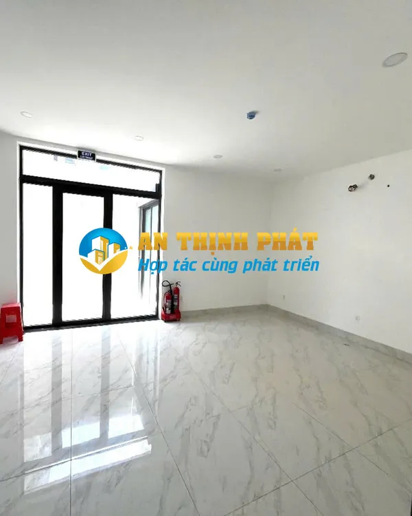CHO THUÊ TÒA NHÀ VĂN PHÒNG 104-106 BÁT NÀN QUẬN 2