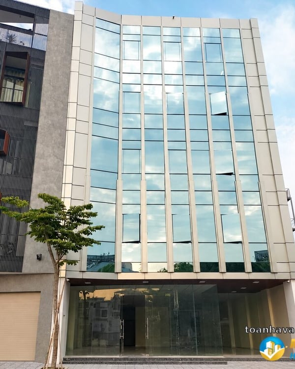 CHO THUÊ TÒA NHÀ VĂN PHÒNG GẦN LƯƠNG ĐỊNH CỦA, CÓ PCCC