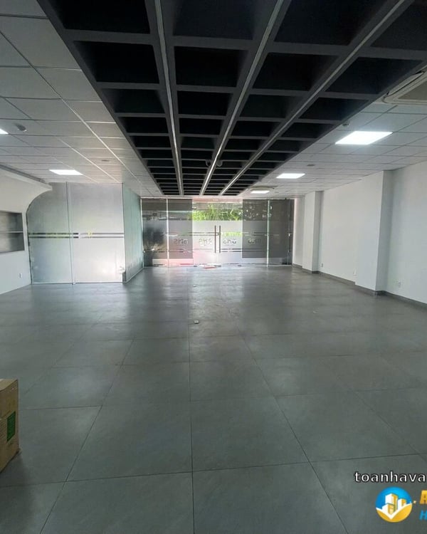 CHO THUÊ TÒA NHÀ VĂN PHÒNG GẦN LƯƠNG ĐỊNH CỦA, CÓ PCCC
