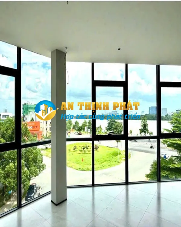 CHO THUÊ TÒA NHÀ VĂN PHÒNG GÓC ĐƯỜNG BÁT NÀN VIEW SÔNG SÀI GÒN
