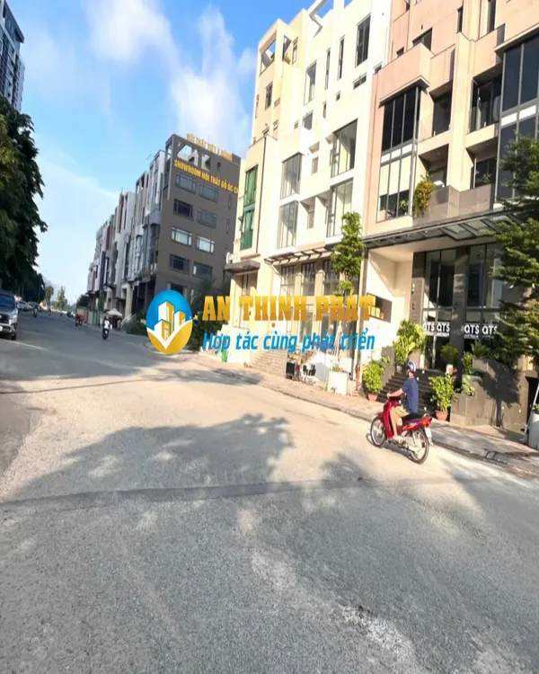 CHO THUÊ TÒA NHÀ VĂN PHÒNG MẶT TIỀN ĐƯỜNG BÁT NÀN GIÁ TỐT 