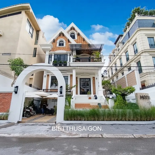 Bán Biệt Thự Cổ Điển Nguyễn Văn Hưởng, Thảo Điền Quận 2 – Kiến Trúc Cổ Điển