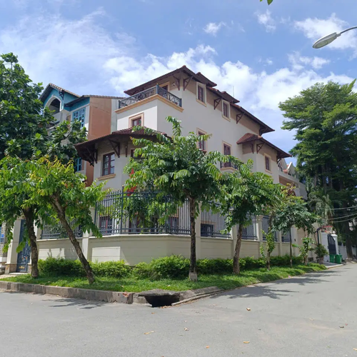 Bán Biệt Thự Góc 215E1 Nguyễn Văn Hưởng, Phường Thảo Điền, Quận 2, TP.HCM