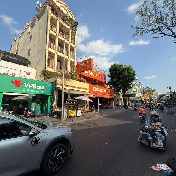 Bán CHDV 24 Hoàng Hoa Thám, Phường 12, Quận Tân Bình hơn 1000m2 sàn
