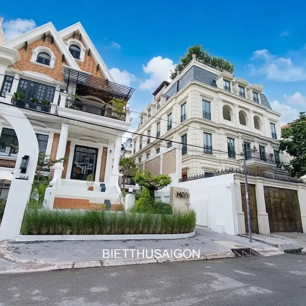 Bán Biệt Thự Cổ Điển Nguyễn Văn Hưởng, Thảo Điền Quận 2 – Kiến Trúc Cổ Điển