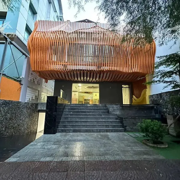 Bán nhà 100 Nguyễn Du, Phường Bến Nghé, Quận 1, TP.HCM gần Nhà Thờ Đức Bà và Dinh Độc Lập