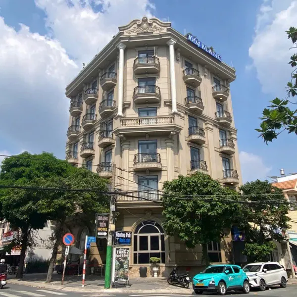 Bán tòa nhà góc 56 Đường Số 23, P.Tân Quy, Quận 7 - 1437m2 Sàn với lối kiến trúc cổ điển