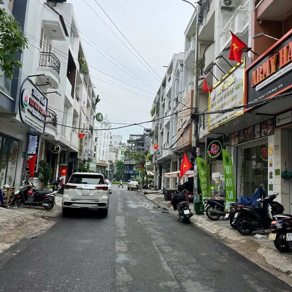 Bán Nhà 24 Hoa Hồng, Phường 2, Quận Phú Nhuận, TP.HCM