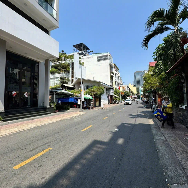 Bán Tòa Nhà 107 Vườn Chuối, Phường 4, Quận 3 góc 2 măt tiền TPHCM