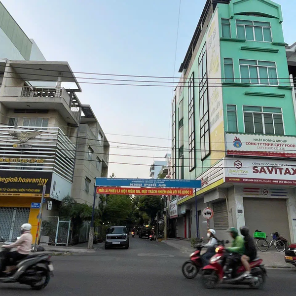 Bán Nhà Góc 2MT 104 Chu Văn An, Phường 26, Quận Bình Thạnh, TPHCM