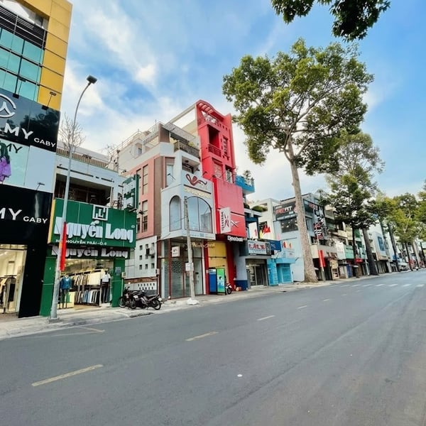 Bán nhà mặt tiền 124 Nguyễn Trãi Quận 5 - Vị trí vàng kinh doanh